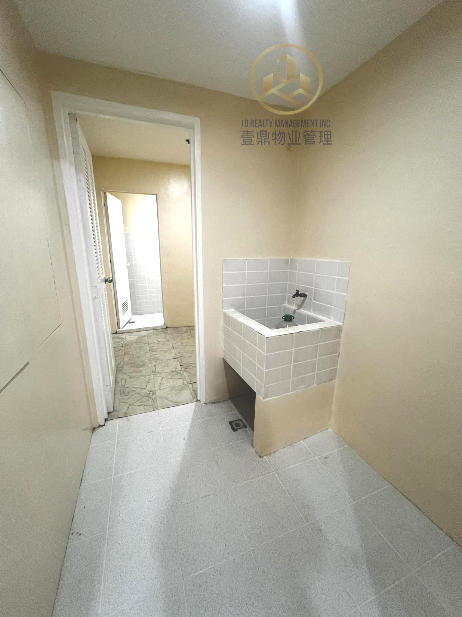For Sale: 📍EASTON PLACE - Salcedo Village Makati City