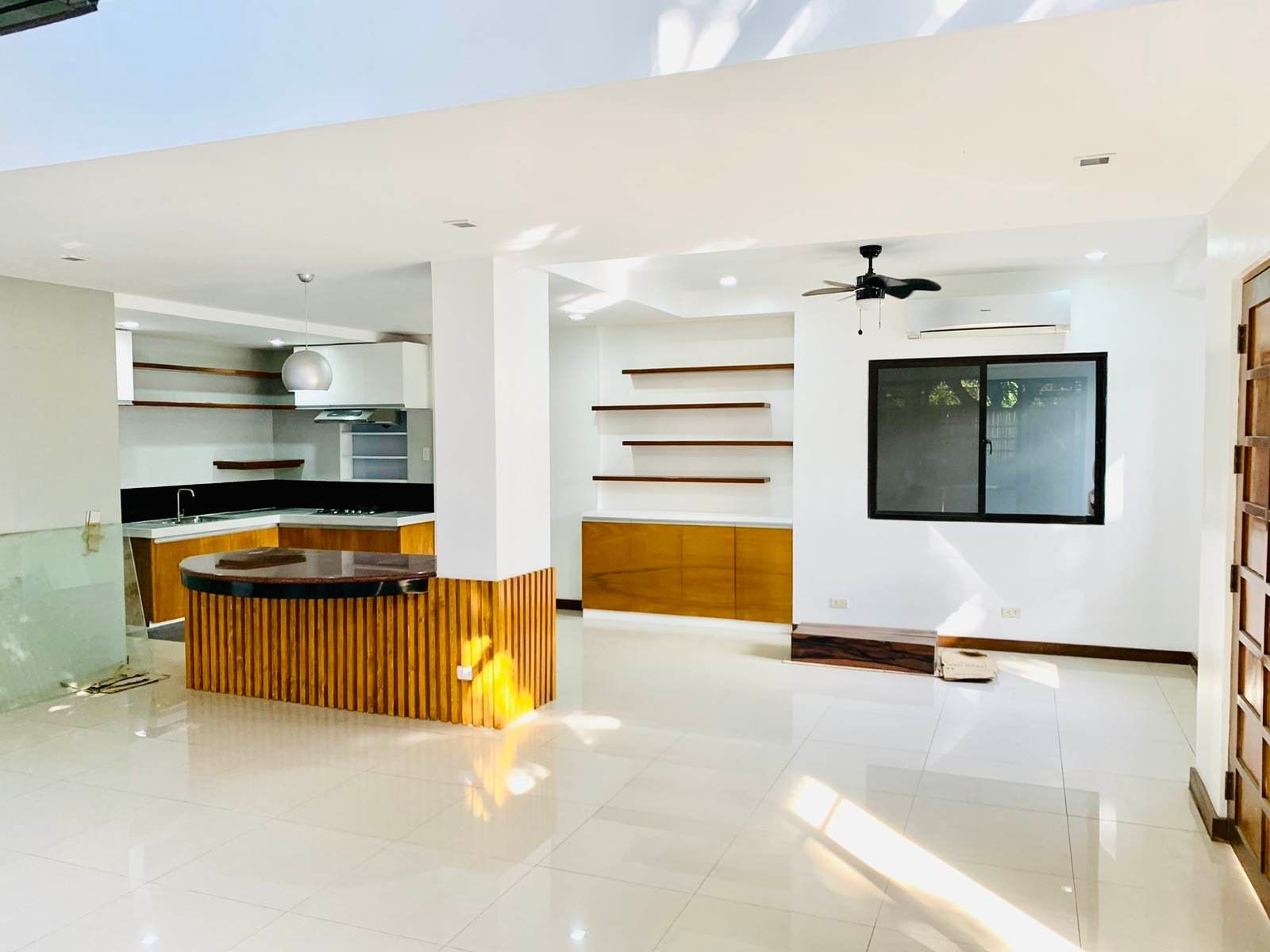 House & Lot Ayala Alabang Muntinlupa City - FOR SALE