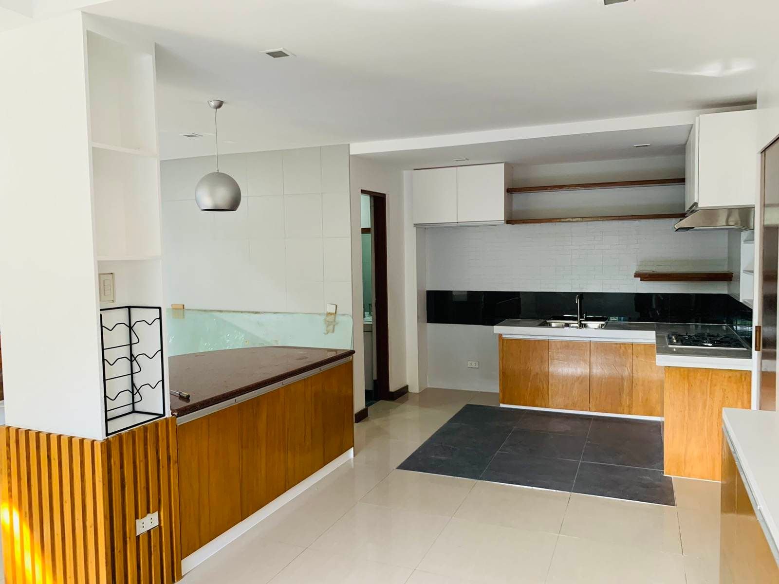 House & Lot Ayala Alabang Muntinlupa City - FOR SALE