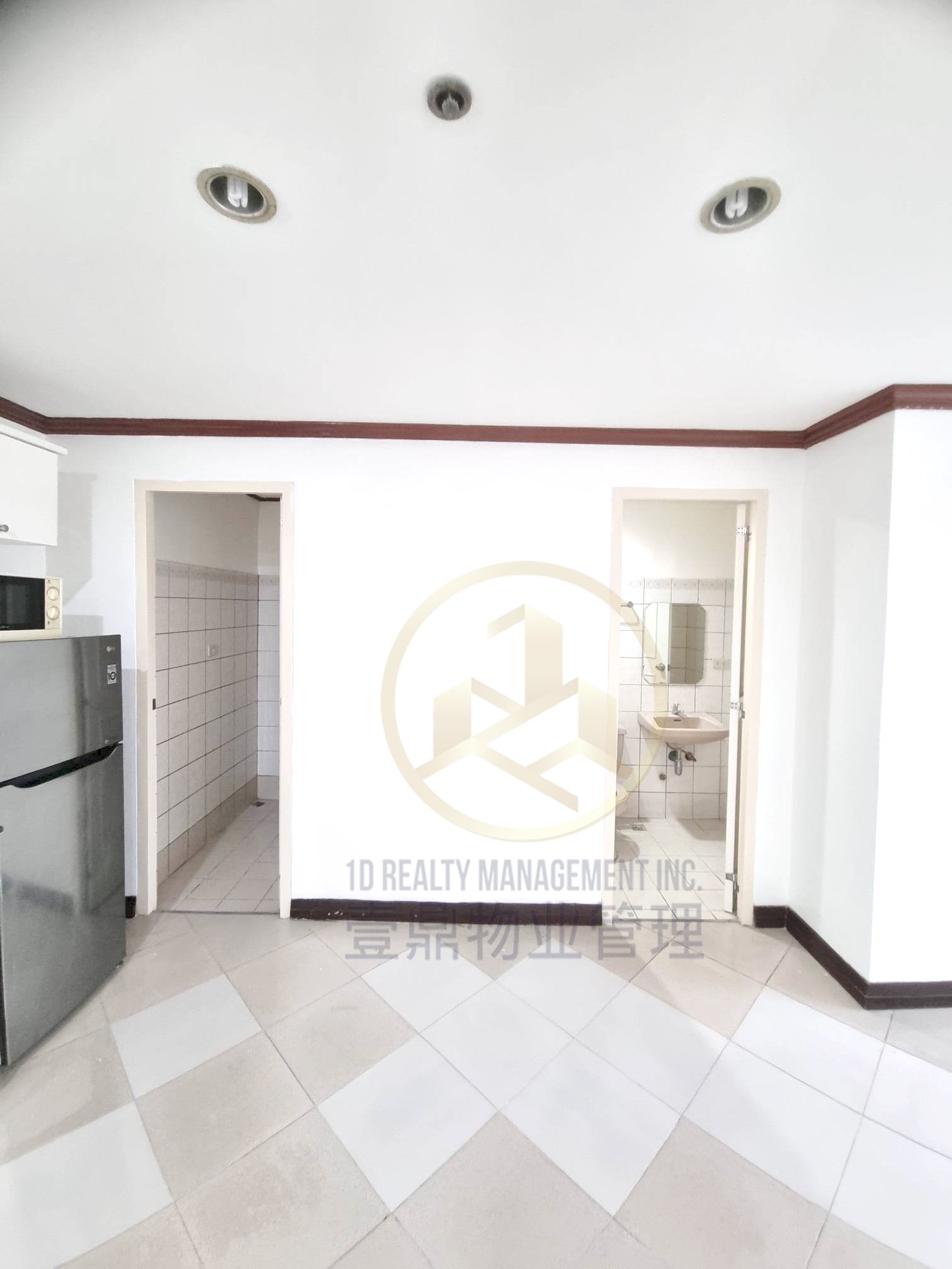 FOR SALE 2BR - PALM TOWERS San Antonio Village Makati City - FOR SALE