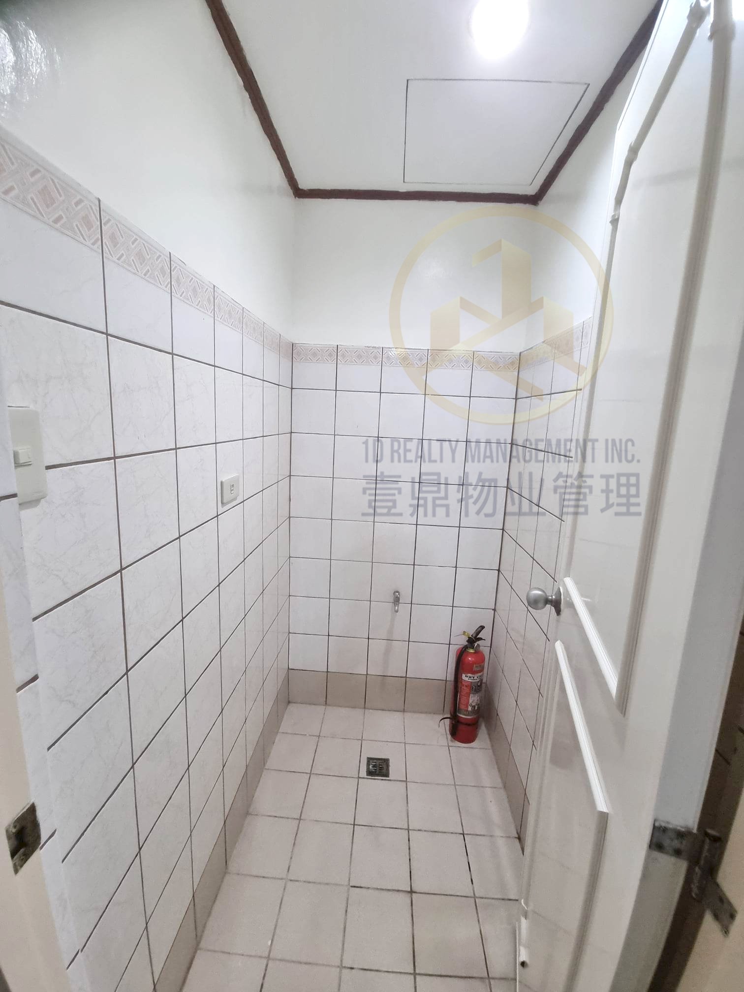 FOR SALE 2BR - PALM TOWERS San Antonio Village Makati City - FOR SALE