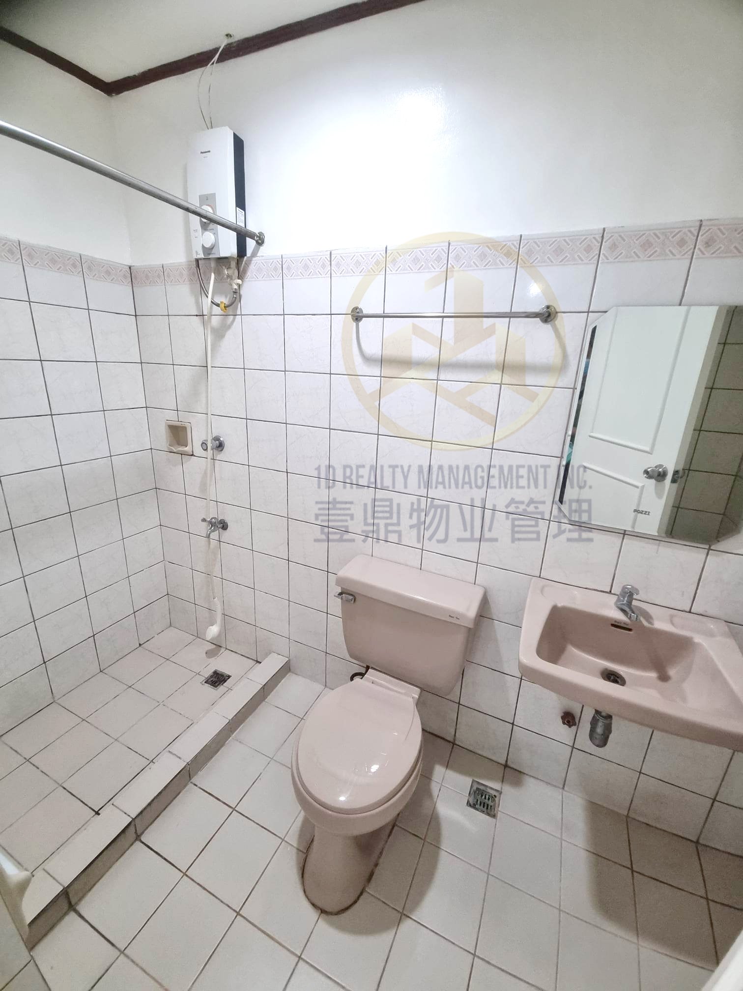 FOR SALE 2BR - PALM TOWERS San Antonio Village Makati City - FOR SALE