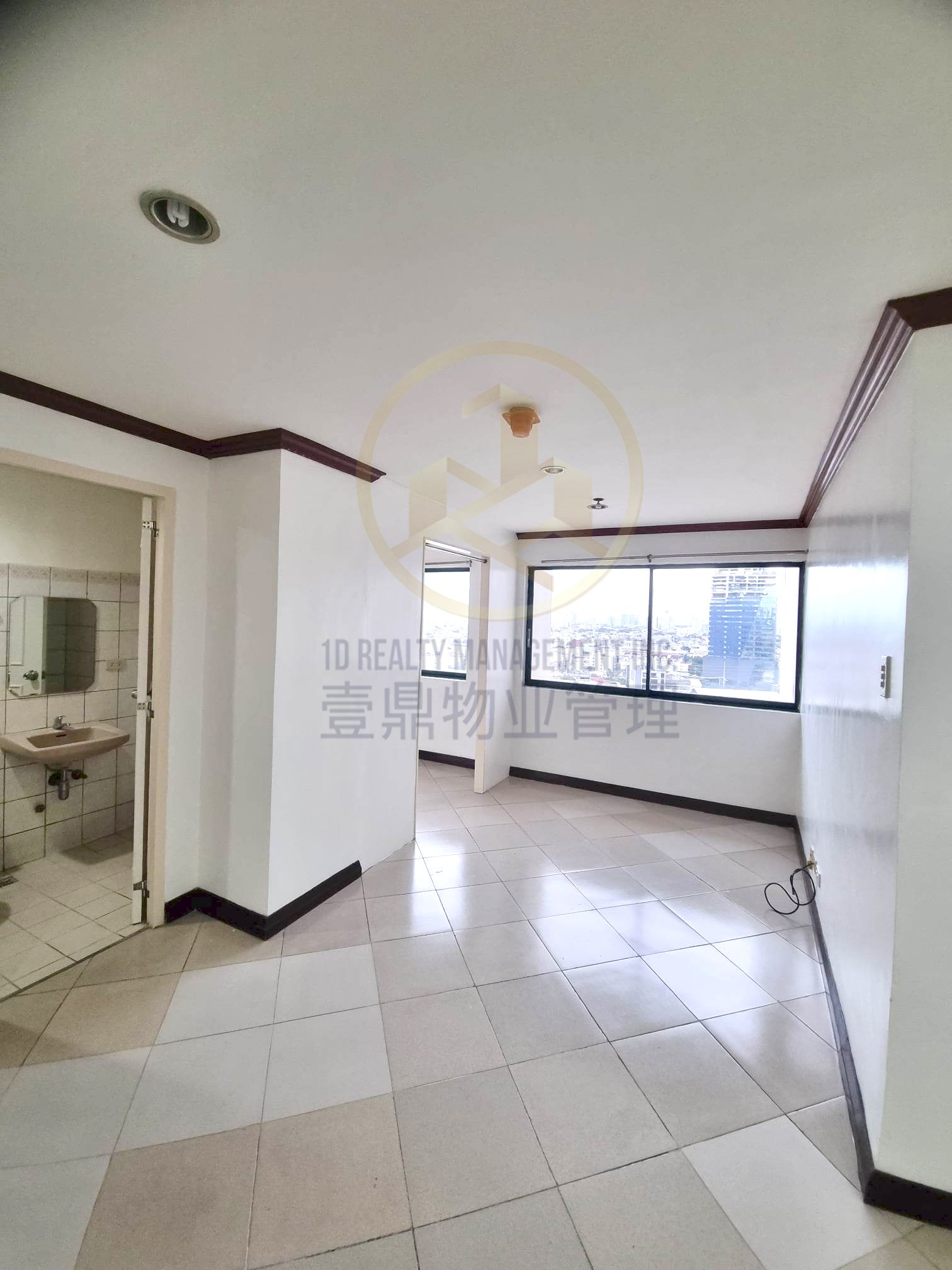 FOR SALE 2BR - PALM TOWERS San Antonio Village Makati City - FOR SALE