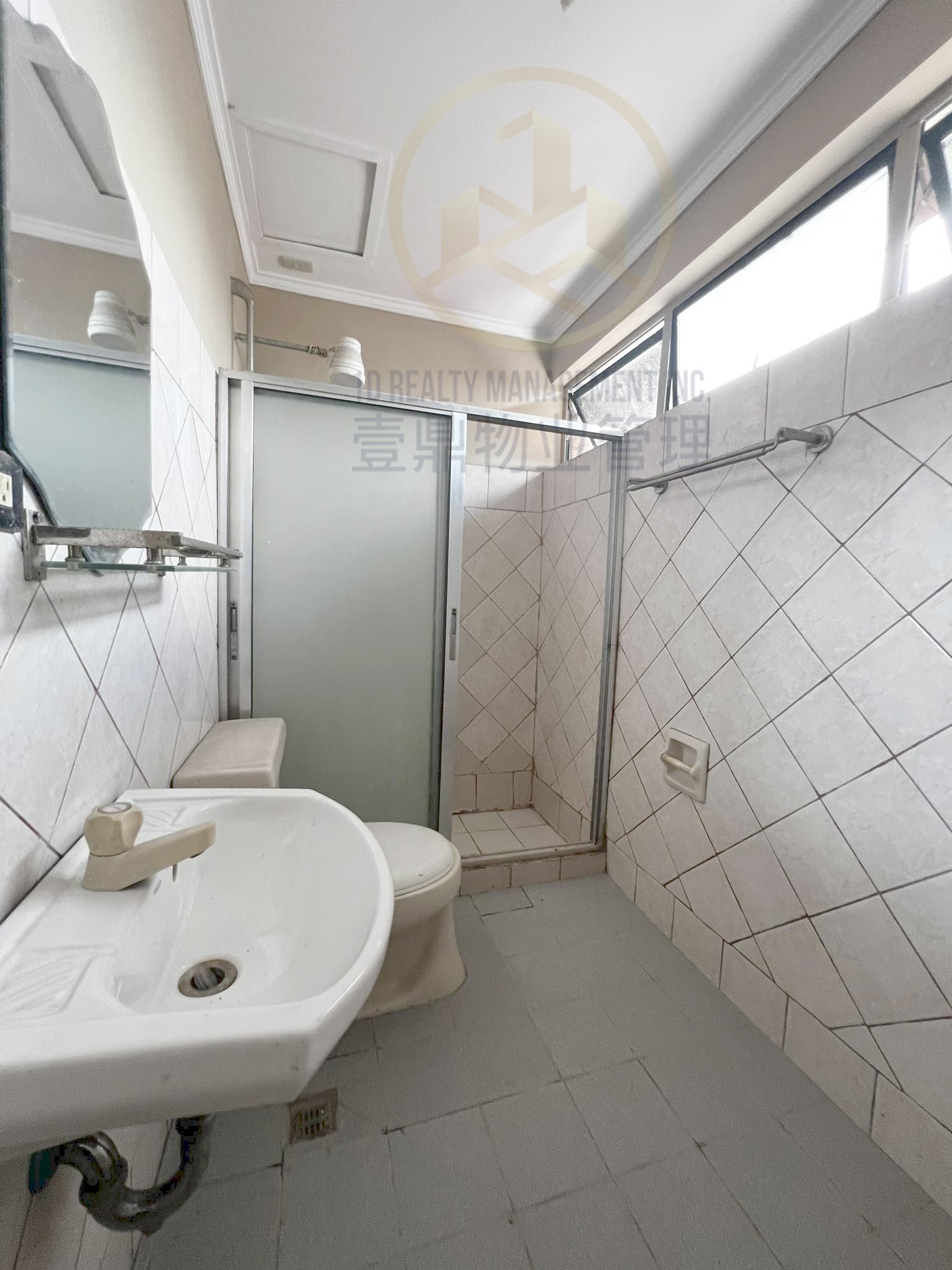 FOR LEASE - 3BR - PALM TOWER - SAN ANTONIO VILLAGE MAKATI CITY
