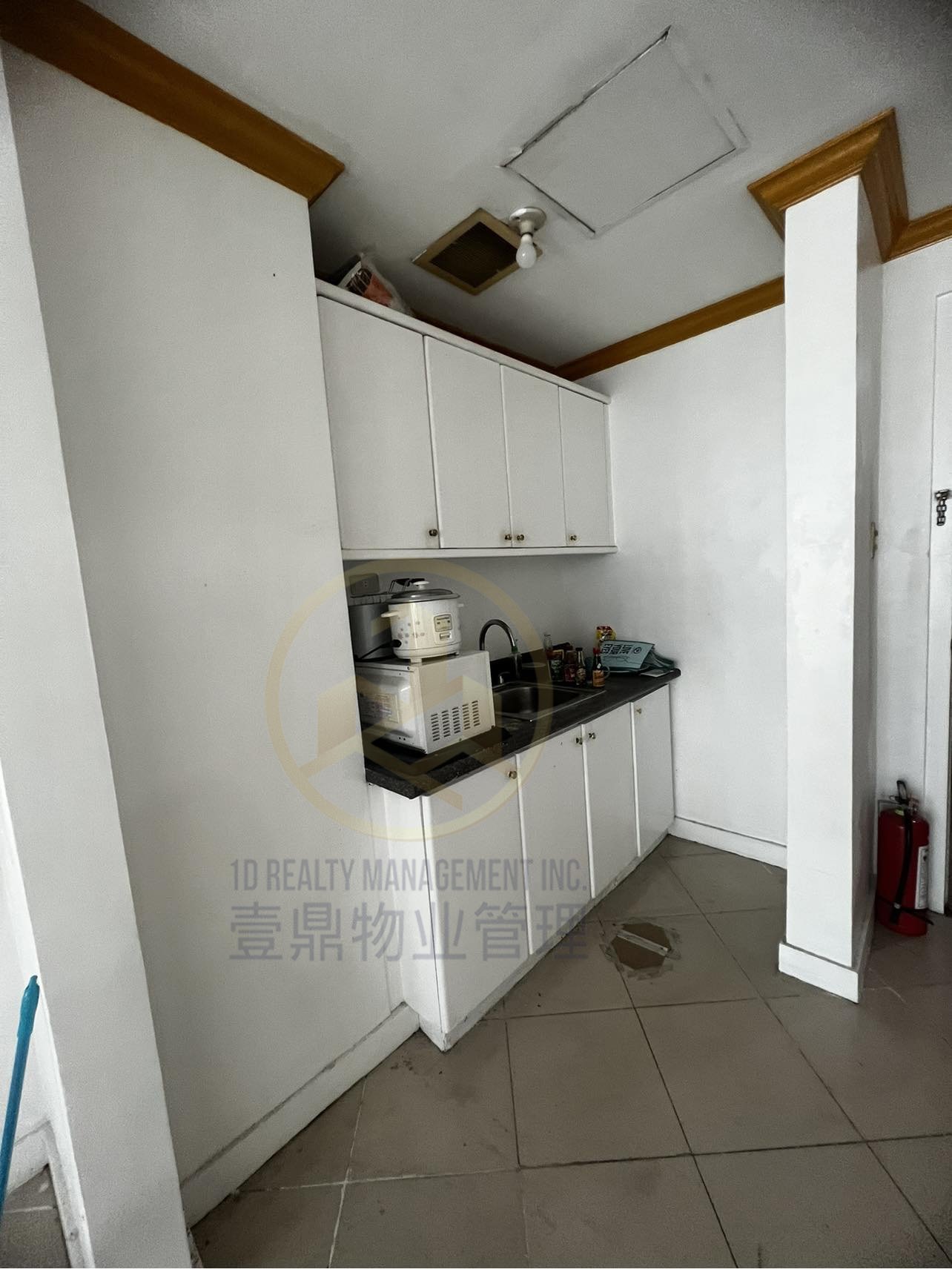 Palm Towers - San Antonio Village Makati City - FOR LEASE STUDIO UNIT