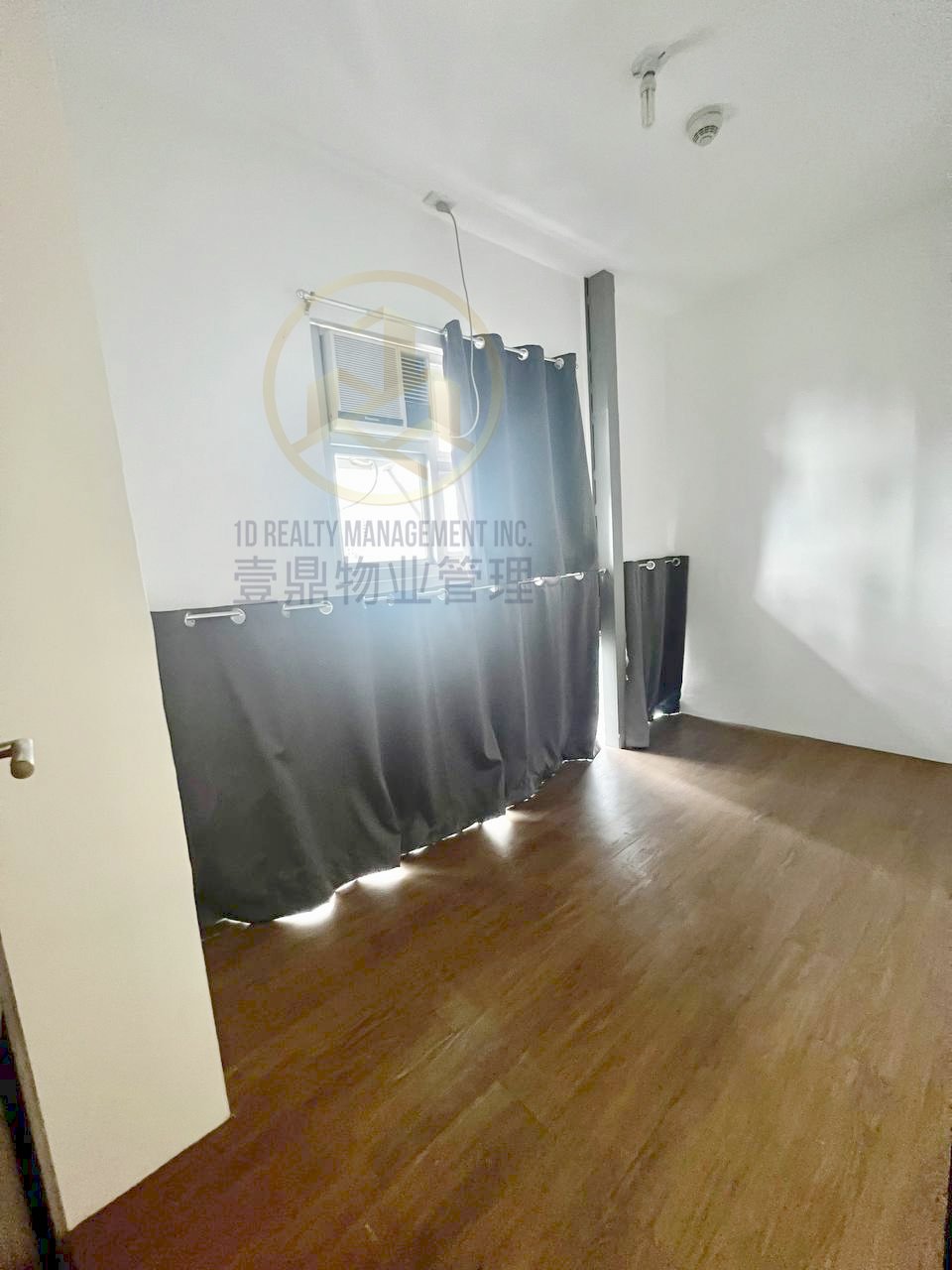FOR LEASE 4BR PENTHOUSE UNIT - The Stratosphere - Valero, Makati City
