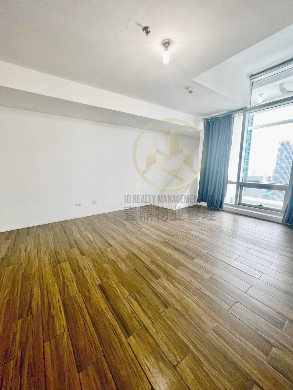 FOR LEASE 4BR PENTHOUSE UNIT - The Stratosphere - Valero, Makati City