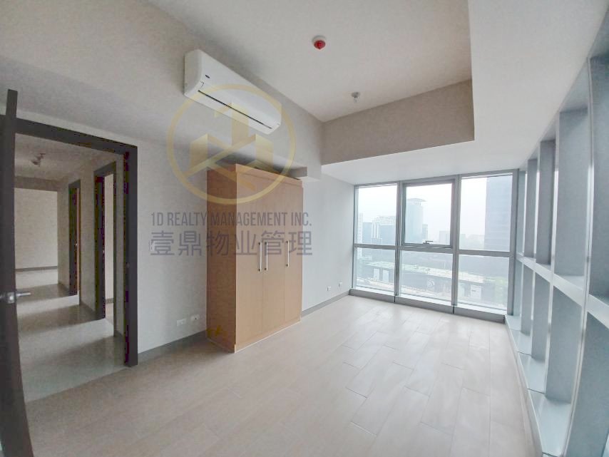 FOR SALE 3BR - Uptown Parksuites 8th Avenue, Taguig