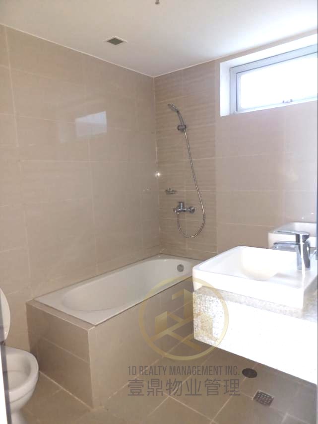 FOR SALE 3BR - Uptown Parksuites 8th Avenue, Taguig